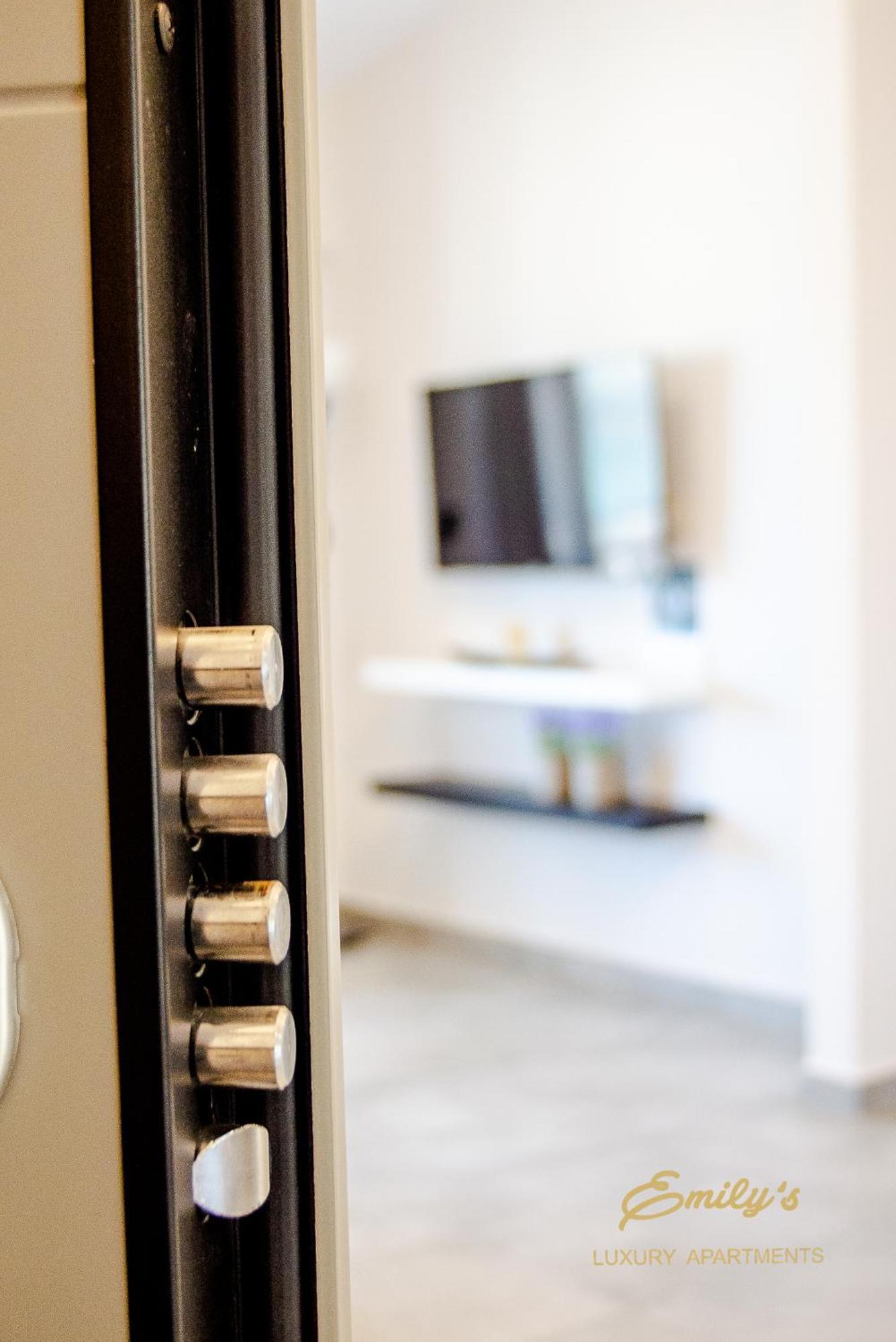 Emily'S Luxury Apartments Argostoli  Ngoại thất bức ảnh