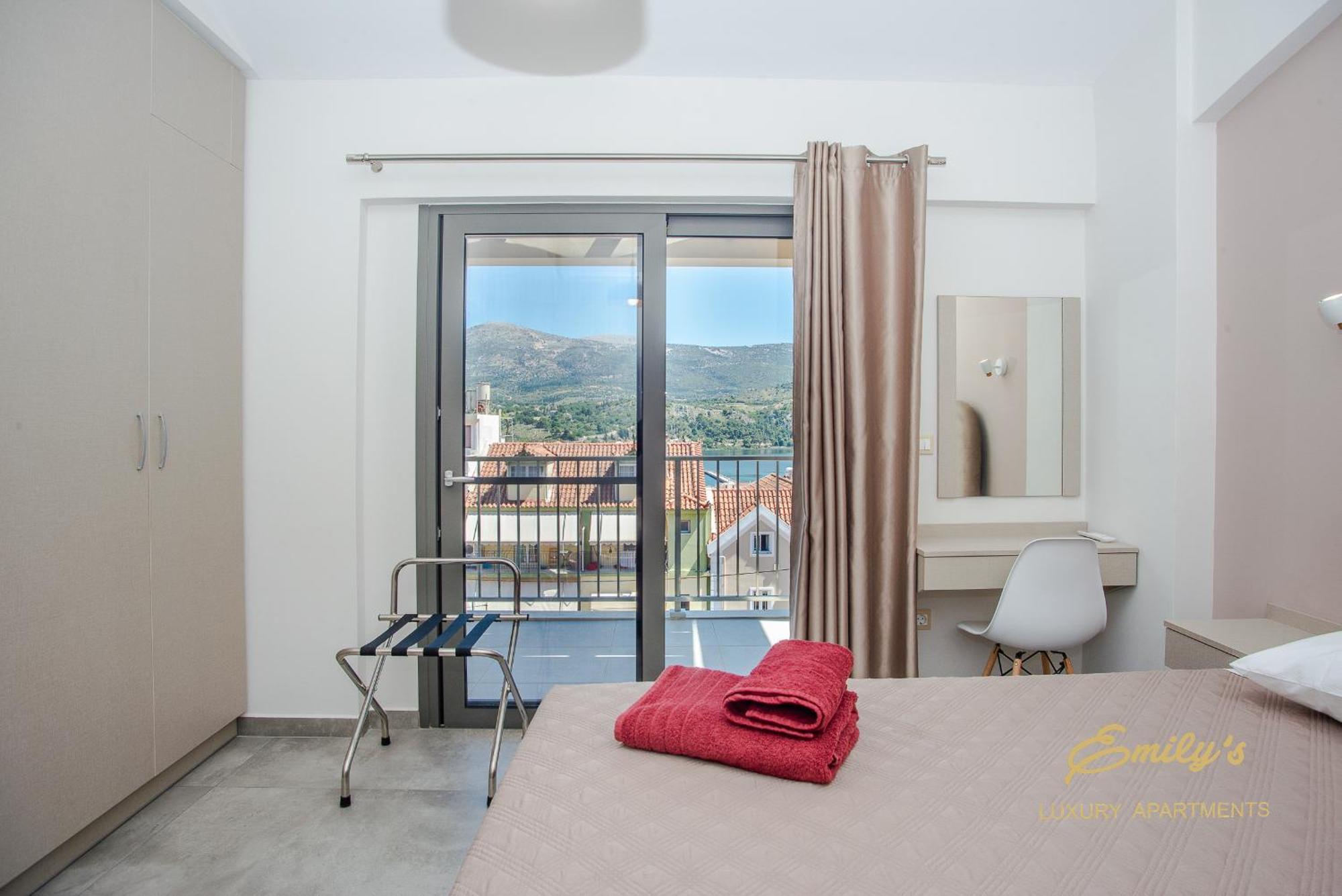 Emily'S Luxury Apartments Argostoli  Ngoại thất bức ảnh