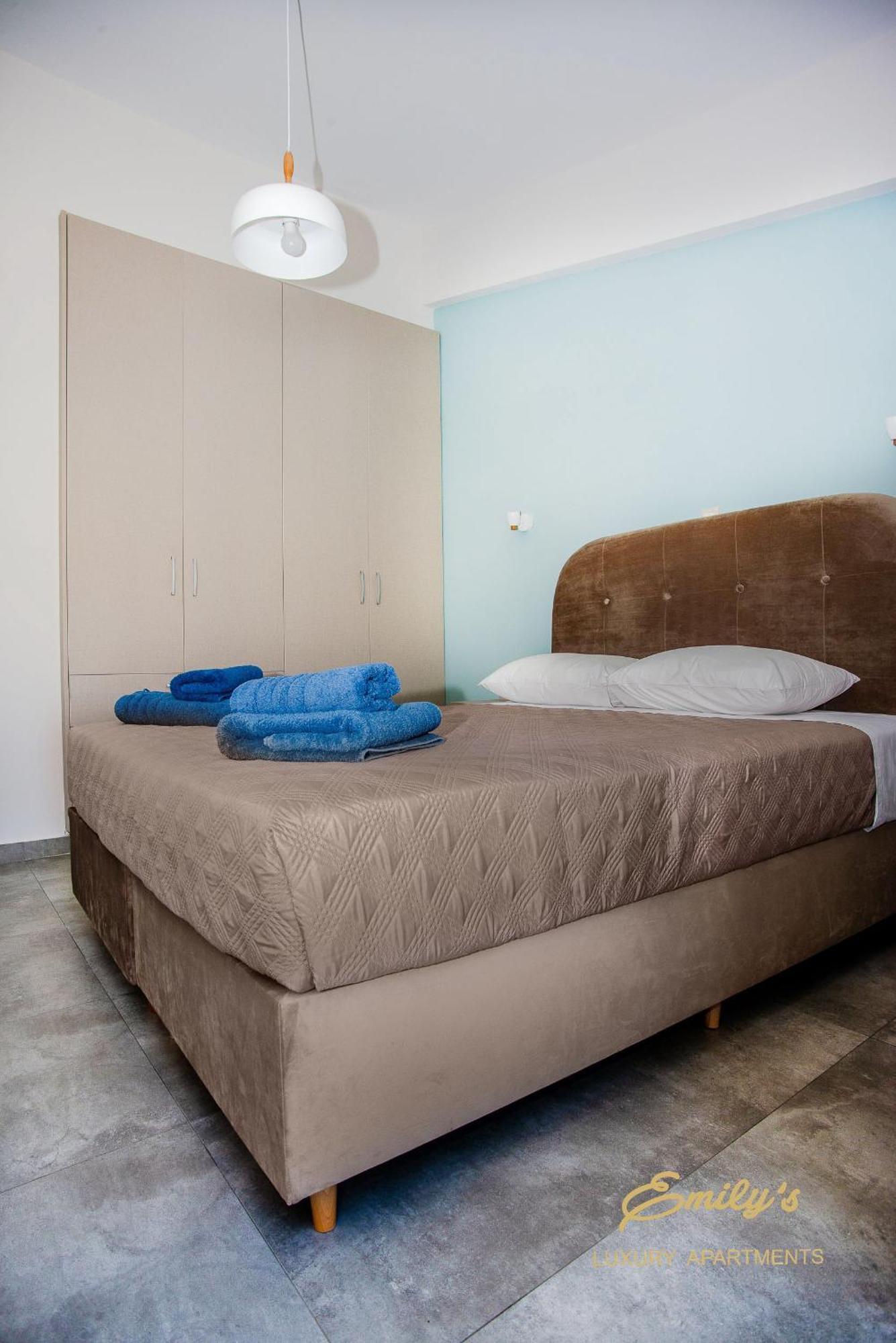 Emily'S Luxury Apartments Argostoli  Ngoại thất bức ảnh