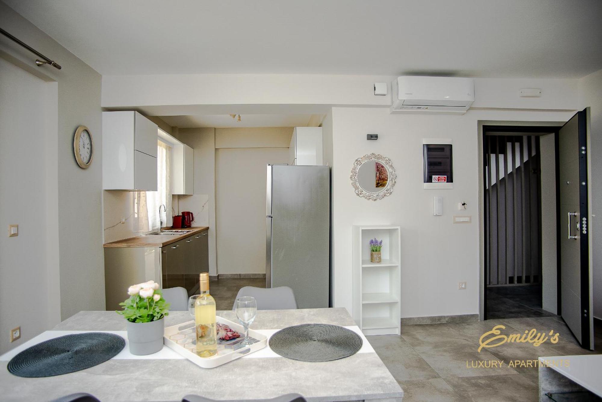 Emily'S Luxury Apartments Argostoli  Ngoại thất bức ảnh