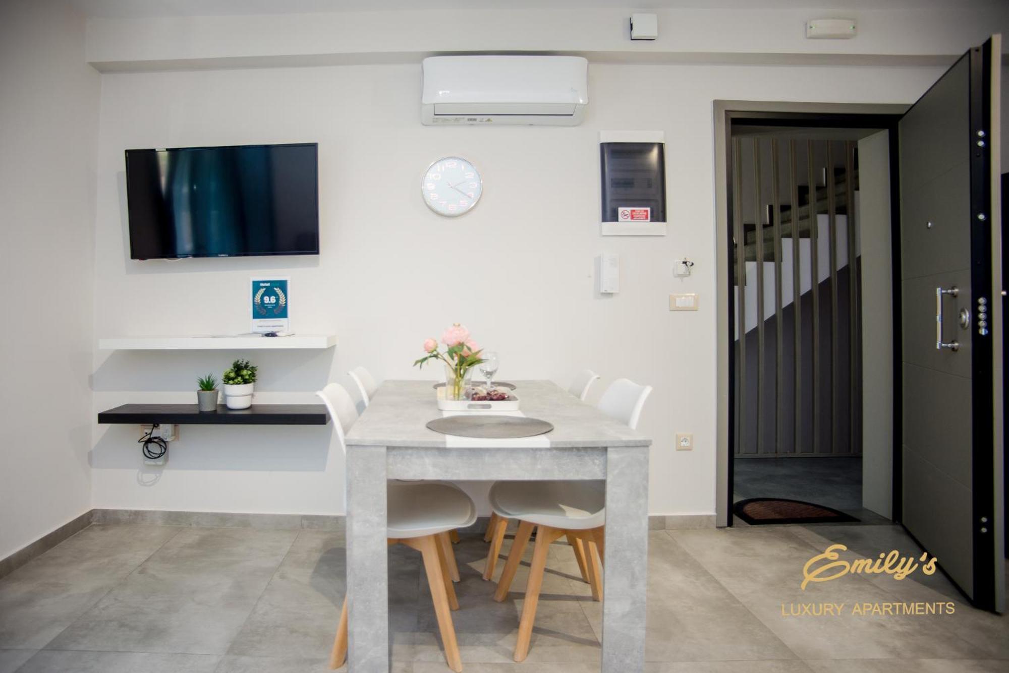 Emily'S Luxury Apartments Argostoli  Ngoại thất bức ảnh