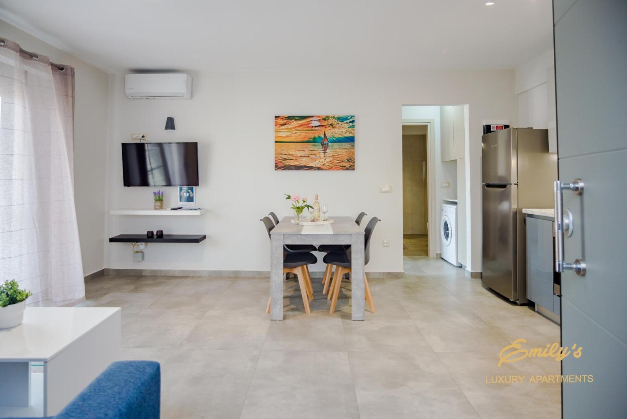 Emily'S Luxury Apartments Argostoli  Ngoại thất bức ảnh
