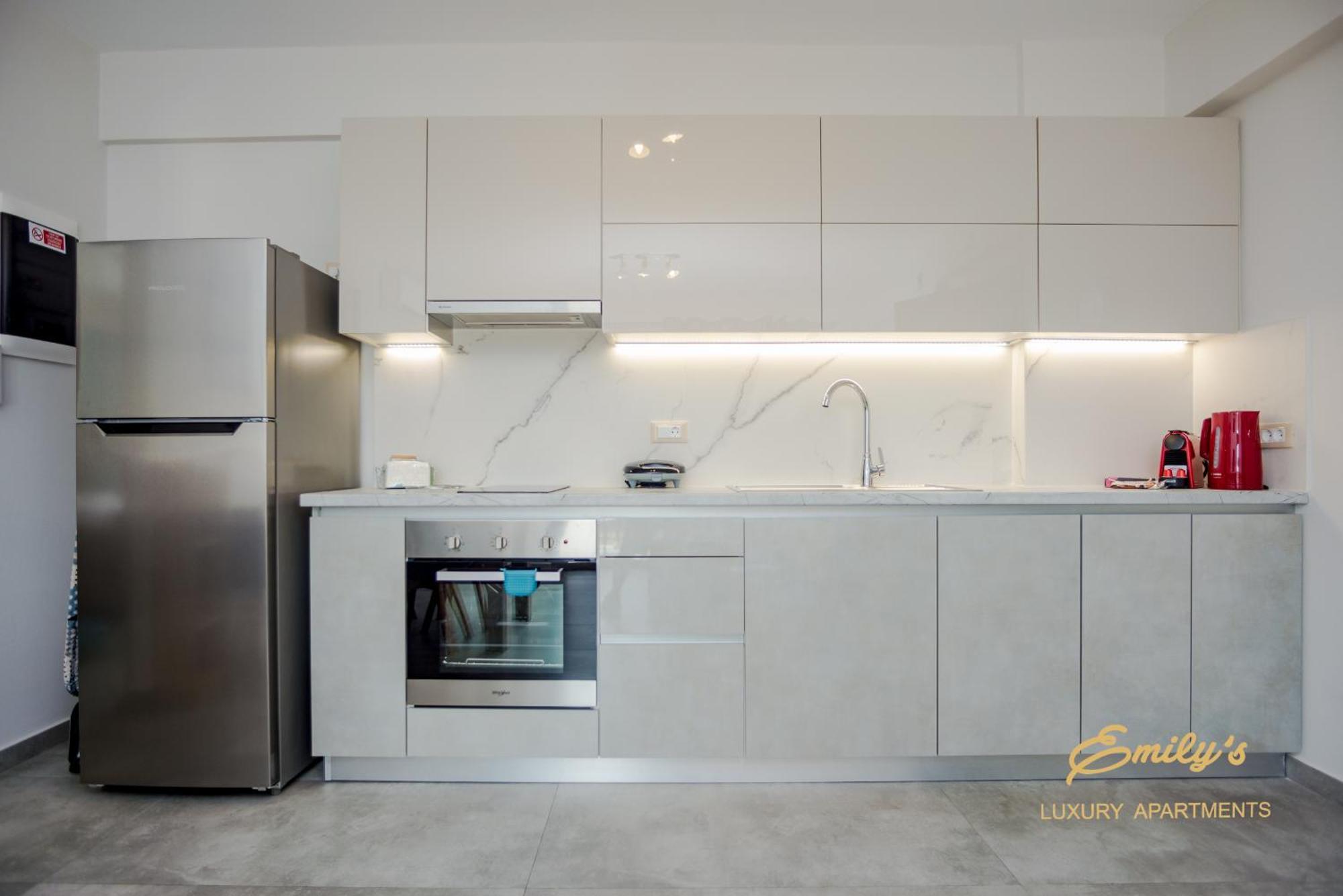 Emily'S Luxury Apartments Argostoli  Ngoại thất bức ảnh